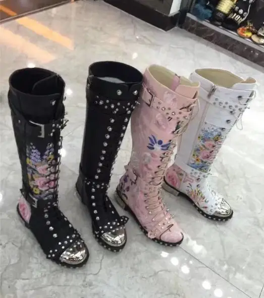 Новинка Высокие сапоги с заклепками и шипами Кожаные флоковые мотоботы