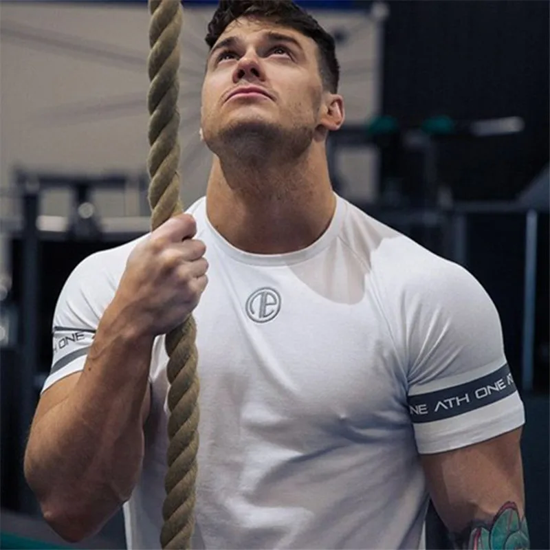 Новая хлопковая Футболка Для мужчин дышащая футболка для мужчин Gyms футболка Для мужчин Фитнес с подкладкой с принтом на лето тренажерные залы плотно прилегающий Топ цвета: черный