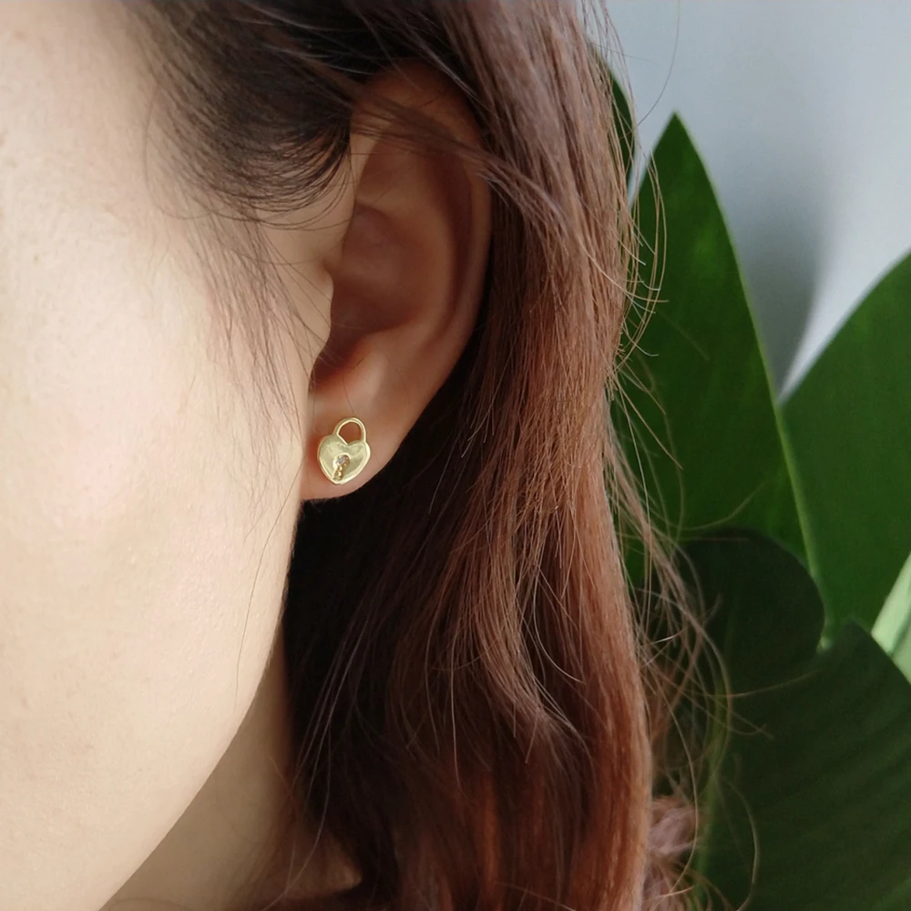 Серьги гвоздики из серебра 925 пробы с замком в форме сердца|Серьги-гвоздики| |