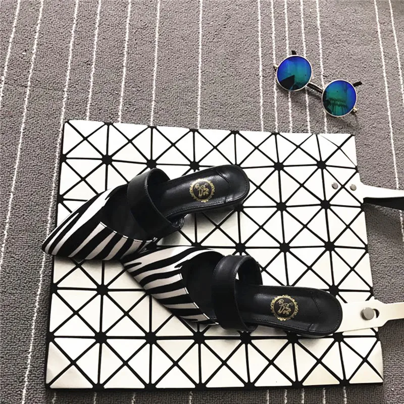 Женские меховые шлепанцы на низком каблуке из микрофибры весну лето 2018|Тапочки| |