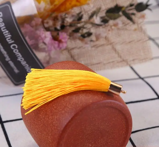 yellow 10 шт./партия, разноцветные Полиэстеровые золотые кепки, подвески с кисточками, 60 мм, длина, модные серьги с бахромой, подвески самодельные ювелирные изделия - Цвет: yellow