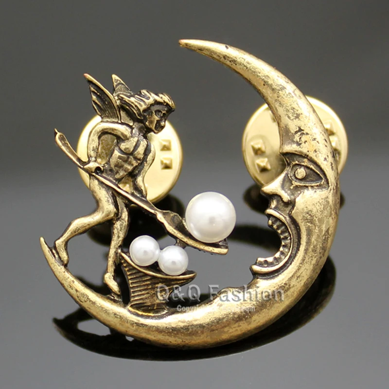 Брошка на лацканы в стиле барокко с посеребренным античным ангелом кормлением