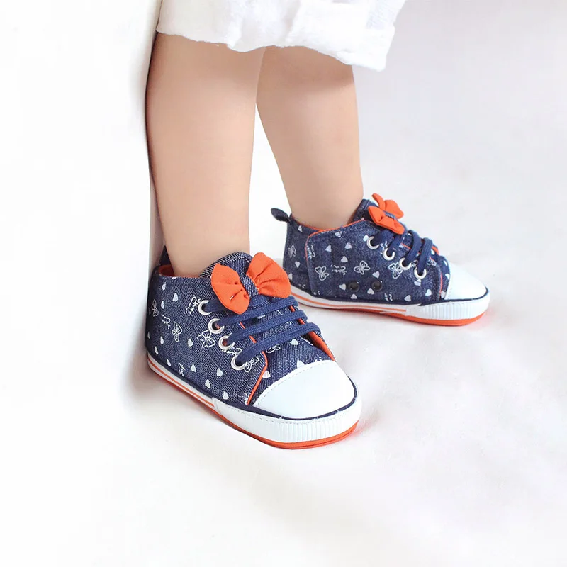 

Factory Price Wholesale For 0-12 Months Baby Girls Handmade High Quality Babies Shoes Rubber Lace-Up Canvas T-tied Graffiti