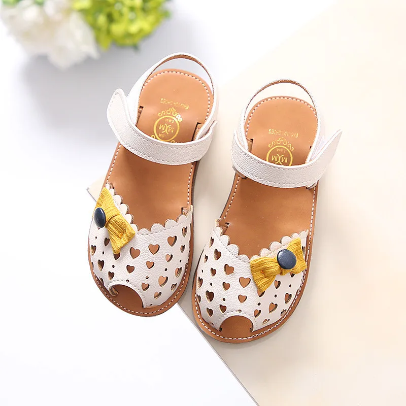 Дышащая детская обувь новые сандалии для девочек нескользящая с героями