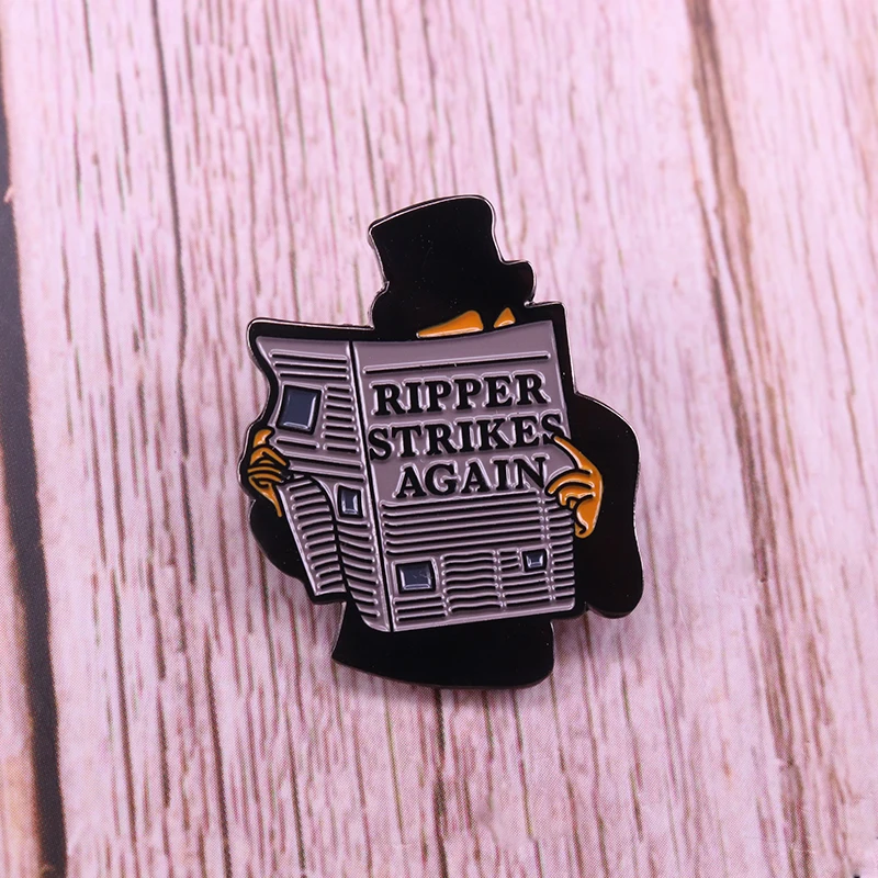 Жесткий эмалированный значок Jack the Ripper в стиле сериалов ужасов и убийц забавная