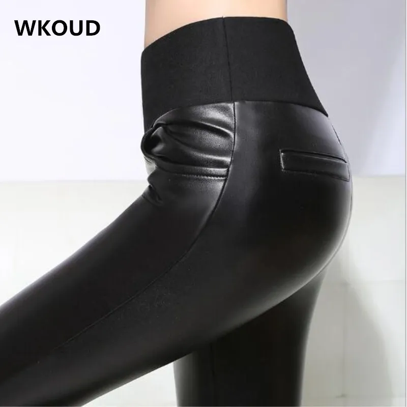 WKOUD негабаритных кожаные брюки для женщин черные блестящие высокая талия теплые зимние брюки Модные Карманы Фитнес Леггинсы P8472