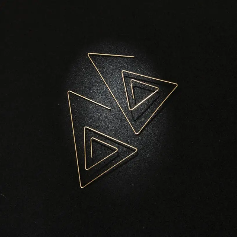 Новый продукт запуск 2020 модные новые серьги золотые простые дикие зажимы для