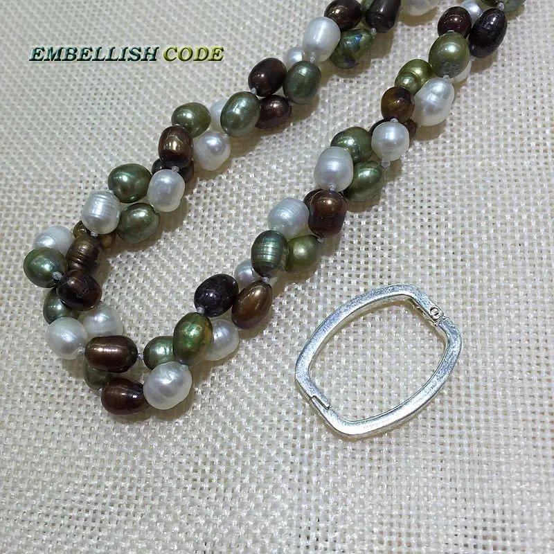 Галстук-бабочка из натурального жемчуга разных цветов длина 120 см в форме слезы