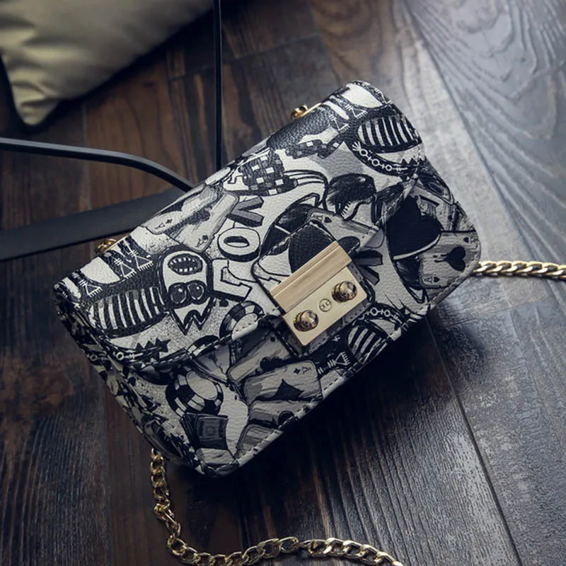 Moeluohouse граффити сердце девушка для женщин плеча Crossbody Box сумка цепи Hasp клапаном