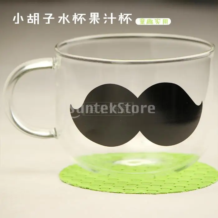 Кружка из молочного стекла с ручкой милым котенком лицом усами красными губами