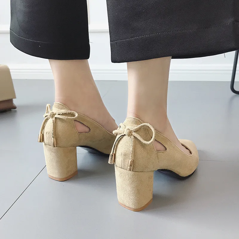 Женские офисные туфли из флока drфарго на высоком квадратном каблуке с острым