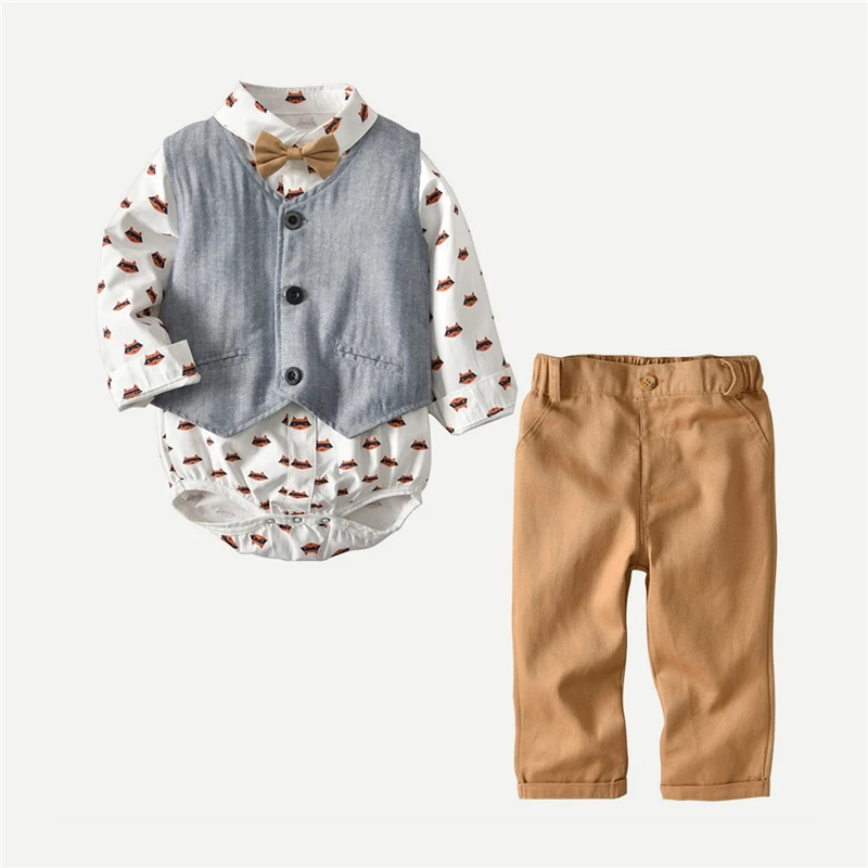 SHEIN/комплект из 3 предметов для маленьких мальчиков с рисунком из мультфильма: комбинезон+ жилет+ штаны, Весенняя модная повседневная детская одежда с бантом