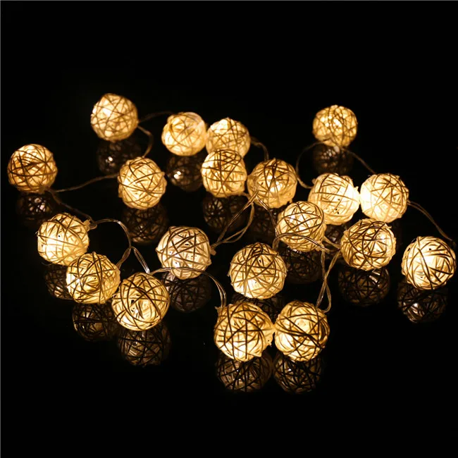 Гирлянда из ротанга с шариками на солнечной батарее садовая Рождественская