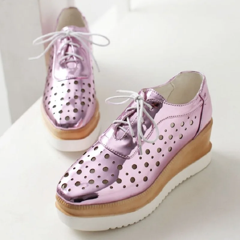 Красивые модные женские туфли на высокой платформе в консервативном стиле Туфли