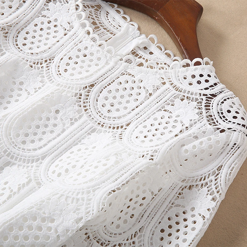 Весеннее милое длинное кружевное платье модное облегающее до середины икры с