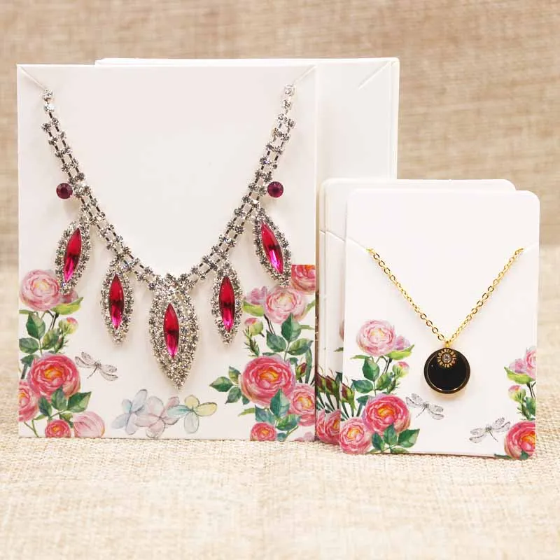 Набор ювелирных изделий из серии цветов ожерелье с кулоном в форме игральных