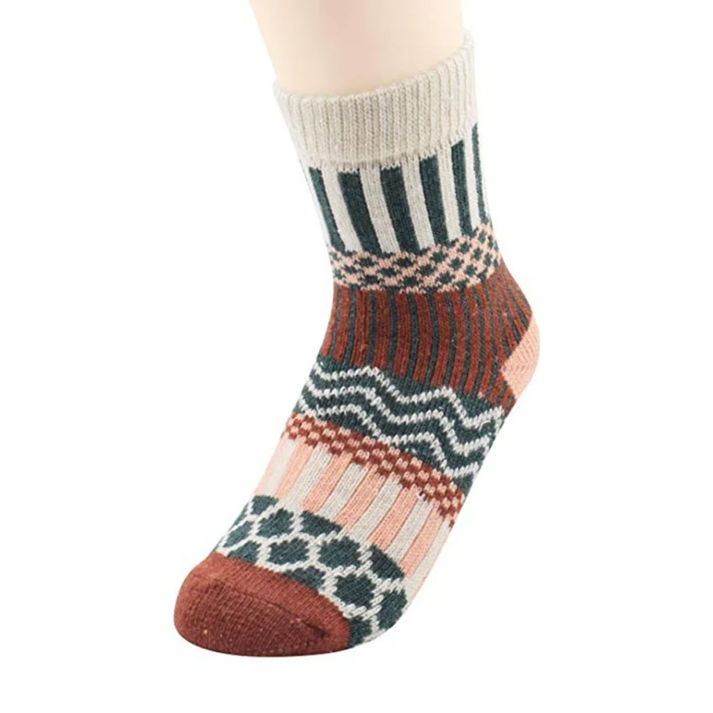 1 Pair sports socks Japanese Autumn winter thick warm women sock line national wind wool school students |