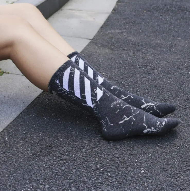Dropshipping men socks Harajuku Tide brand black white Stripe funny cool skateboard Couple sox women Streetwear male | Мужская одежда