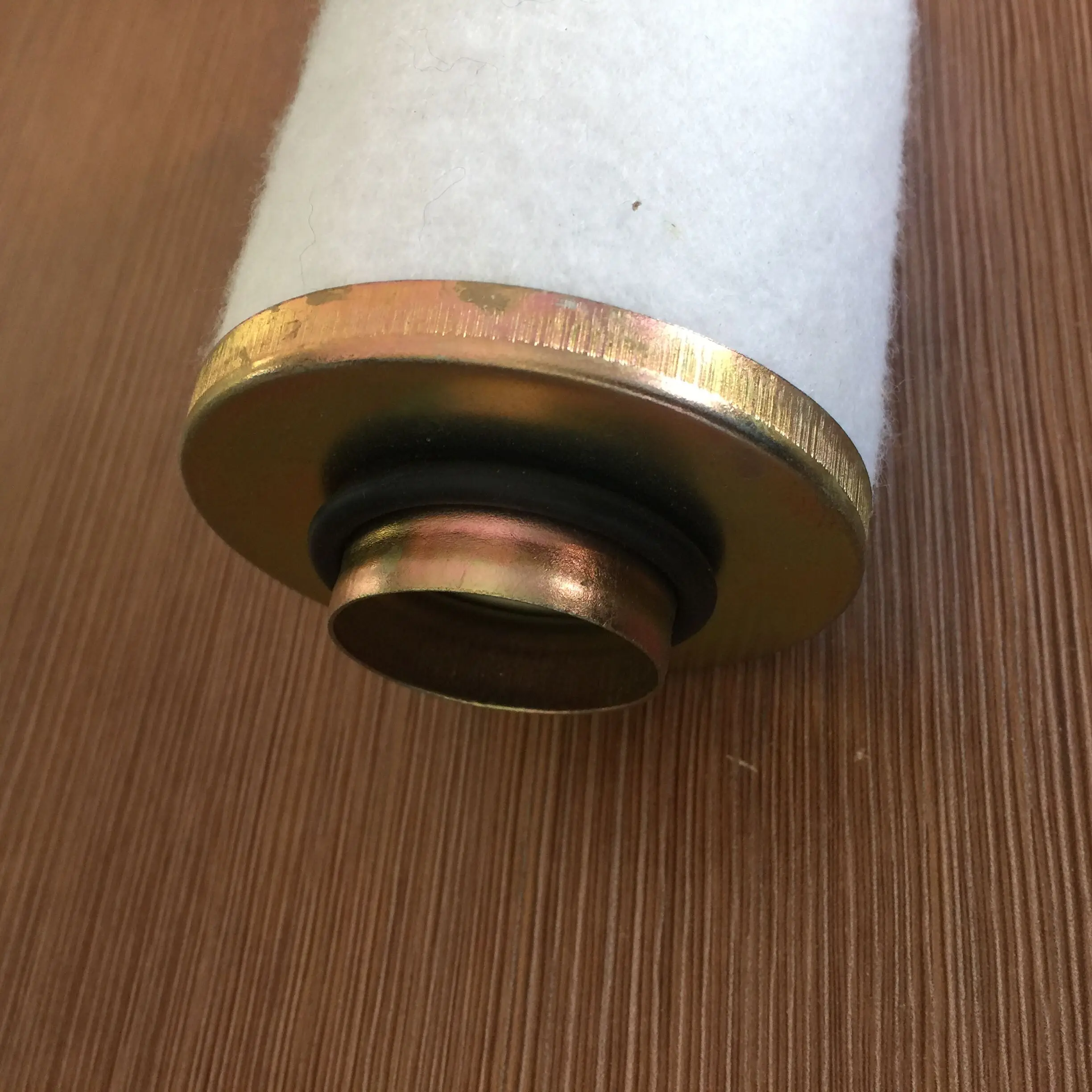 Выхлопной фильтр для вращающегося лопастного вакуумного насоса с кольцом