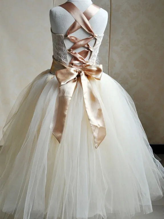 2016 винтажное кружевное платье цвета шампанского на тонких бретельках Пышное