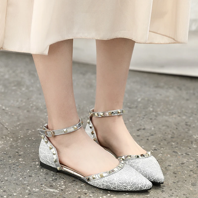 2018 Sandals buckle flat with rivets shoes womens sandals shallow pointed toe golden single women Q00005 | Обувь