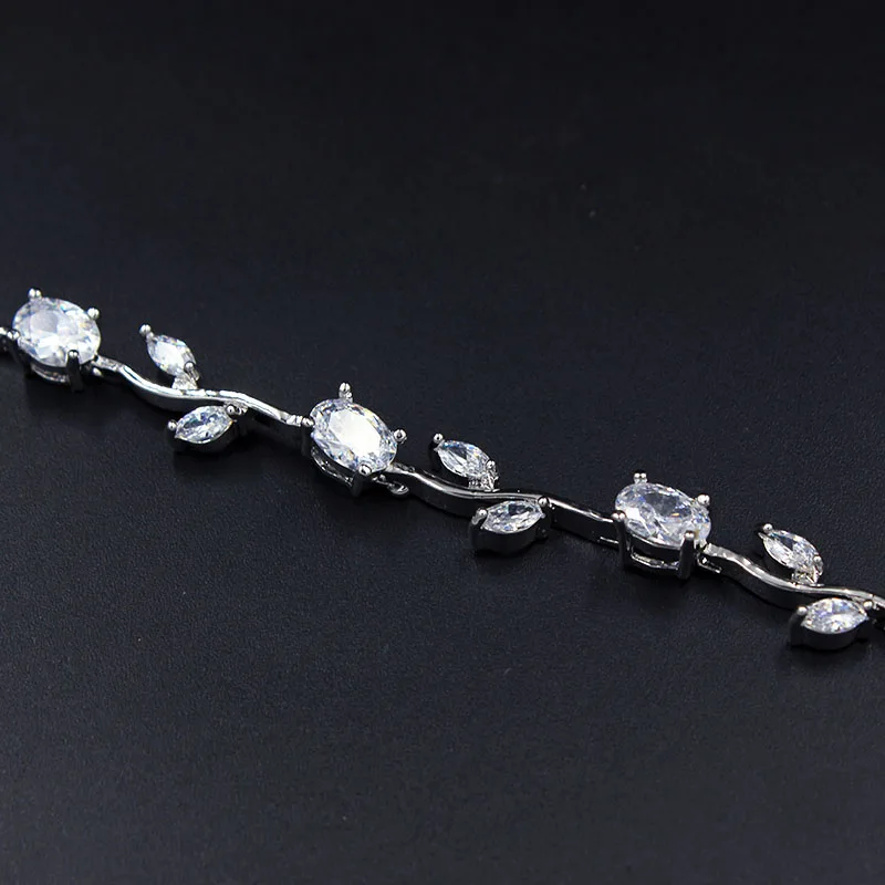 Женский браслет с цирконием модный из чистого белого золота огранкой маркиза