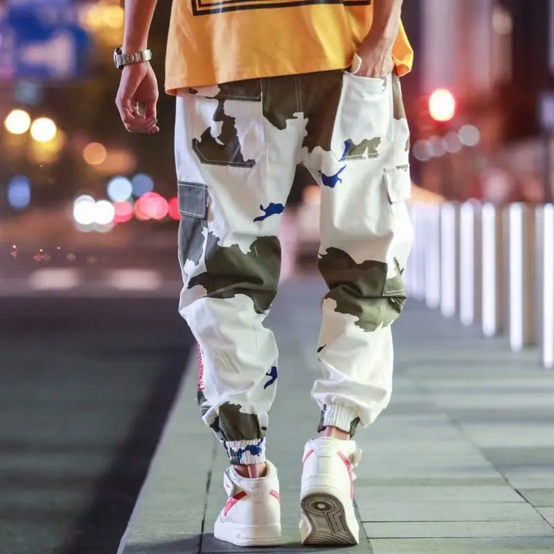 Ins white camouflage mens pants pocket embroidery stitching overalls men loose sports trousers hiphop streetwear oversize | Мужская