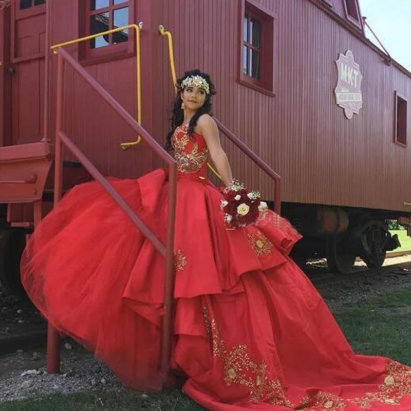 Роскошный Красный бальное платье без бретелек Quinceanera Золотые Аппликации асимметричный подол сладкий 15 платье на шнуровке платья для выпускного