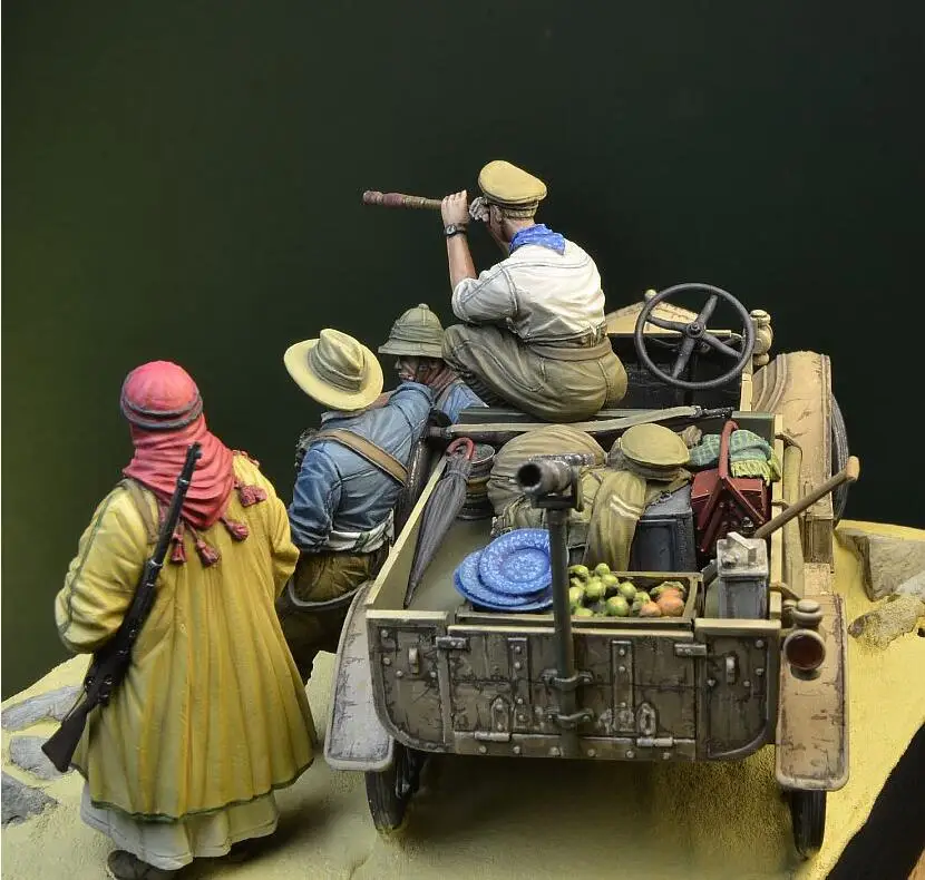 Масштаб 1/35 Неокрашенная фигурка из смолы 4 фигурки и аксессуары для колесиков