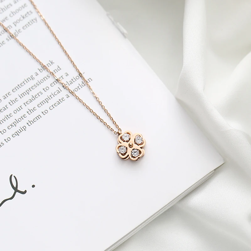 

YUN RUO 2018 New Rose Gold Color Swiveling Crystal Flower Pendant Necklace Fashion Chic Titanium Steel Woman Jewelry Never Fade