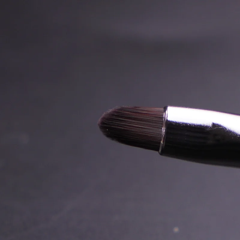 Профессиональная деревянная ручка #202 Маленькая плоская коническая кисть для