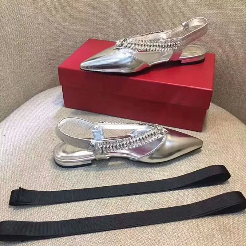 2019 серебристые кожаные туфли на плоской подошве женские с острым носком со