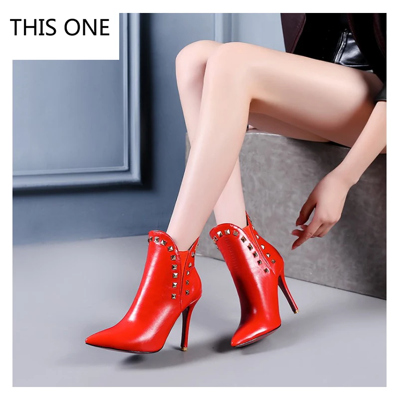

Women's Shoes