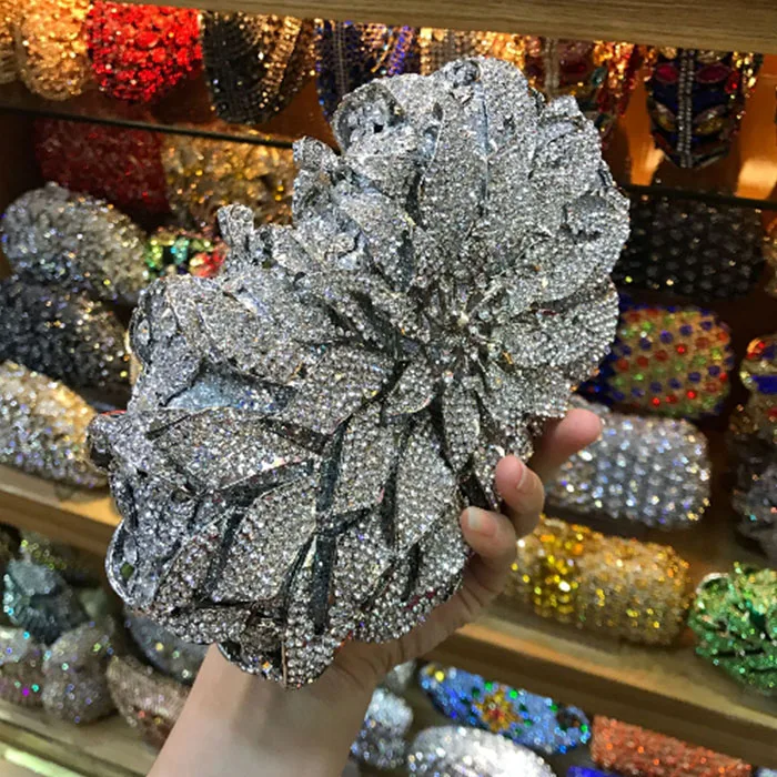 Женский зеленый/золотистый/серебристый/синий клатч с кристаллами и вырезами