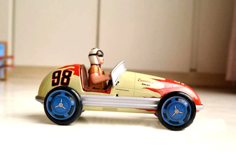 

Clockwork classic retro tin toys Rare metal clockwork racing car Collection