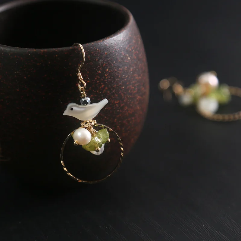 Модные женские серьги с натуральным жемчугом и серебряными иглами аметистом |