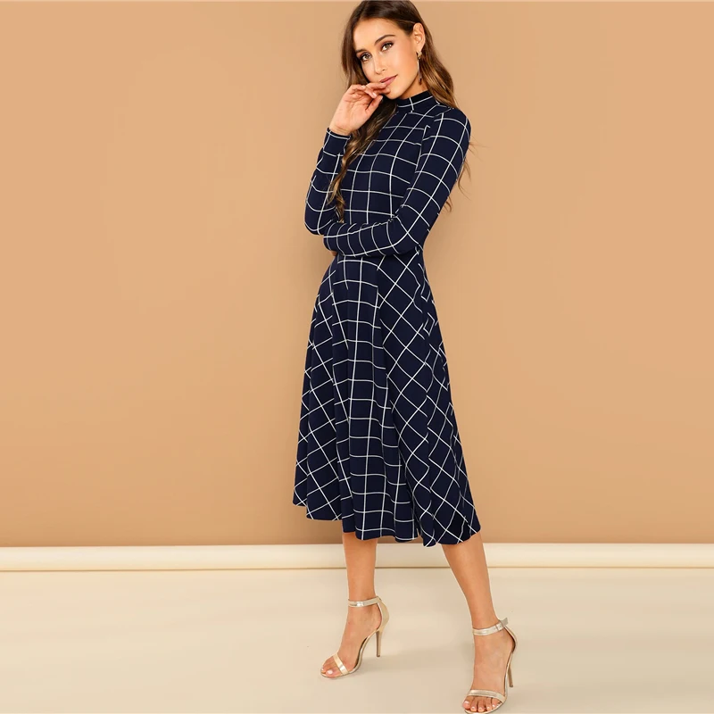 SHEIN Платье Клёш В Клетку С Длинным Рукавом Клетчатое Платье С Расклешенной Юбкой