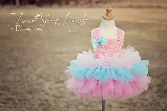 Трехслойное вязаное платье-пачка для девочек разноцветное с бретелями и бантом