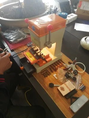

220V/110V Key Cutting Machine 368A Keys Copier Key Duplicating Machine with Full Set Cutter Tools Part