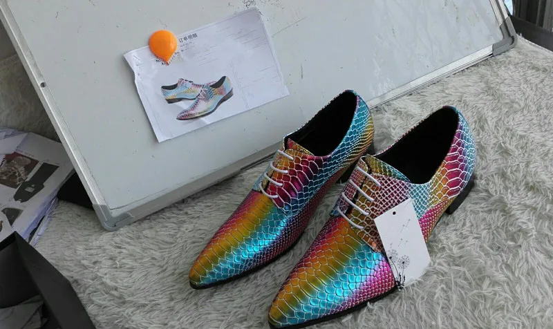 Мужские блестящие кожаные туфли коричневые повседневные из натуральной кожи на