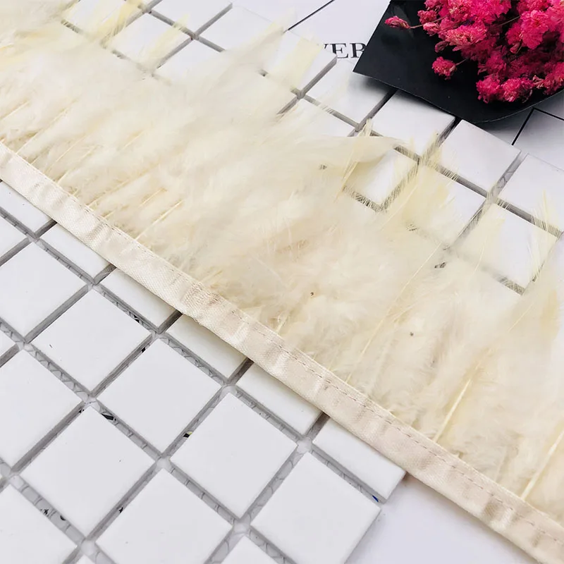 beige 5 двор Натуральный Куриный перо планки Зеленая мята окрашенная высокого качества бахрома из перьев петуха полоски бахромой петух шеи перо лента - Цвет: beige