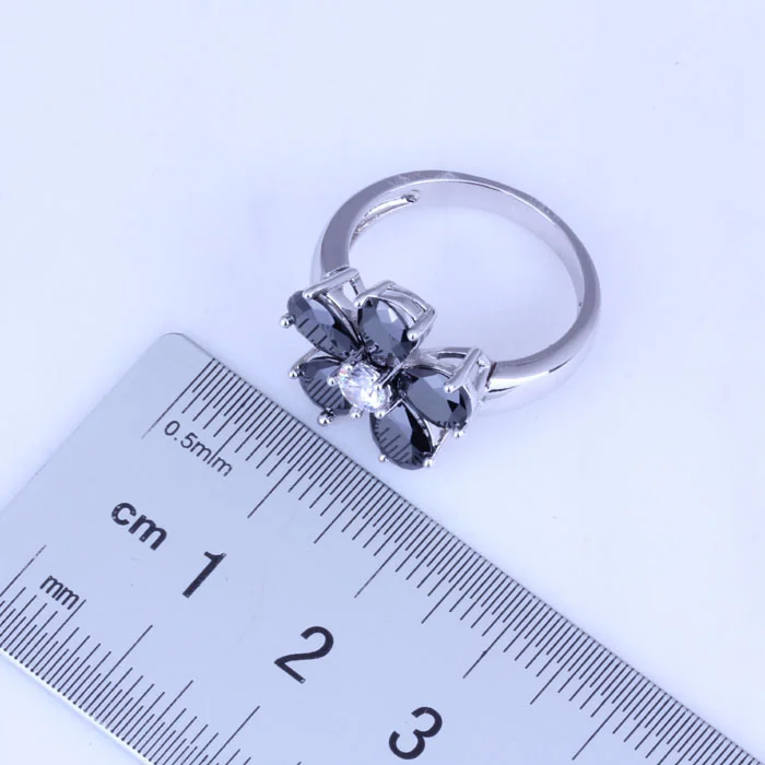 Серьги кольца большого размера из искусственного черного оникса с кубическим