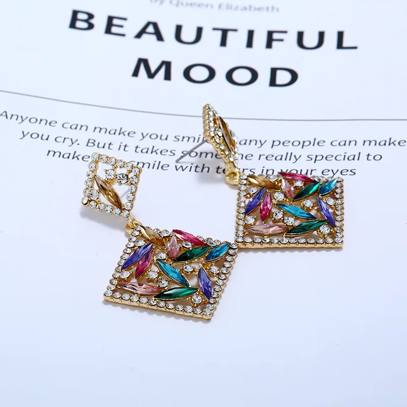 Nihaojewelry темперамент Полые Геометрический Длинные Висячие серьги красочные
