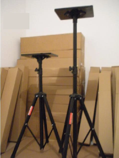 Универсальный складной штатив-Трипод для проектора с пластиной 39x29 см