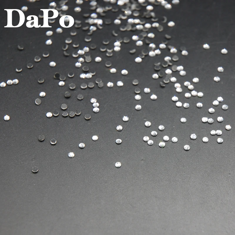 Стразы хорошего качества с прозрачными кристаллами DMC плоской задней