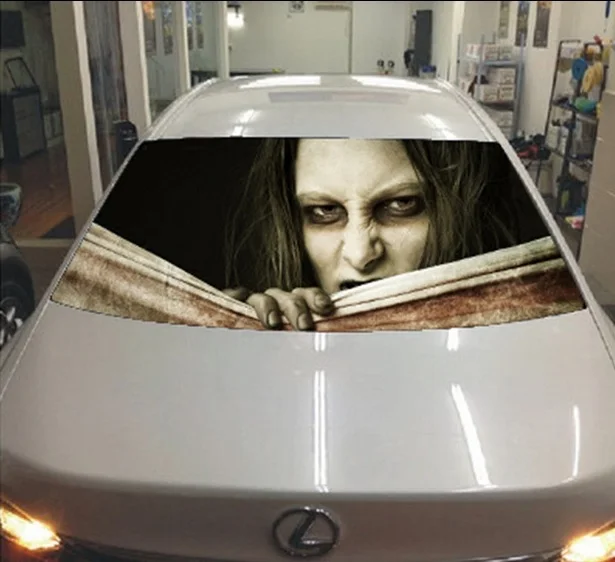 Автомобиль с левой стороны задняя крышка автомобиля внесвета страшное стекло