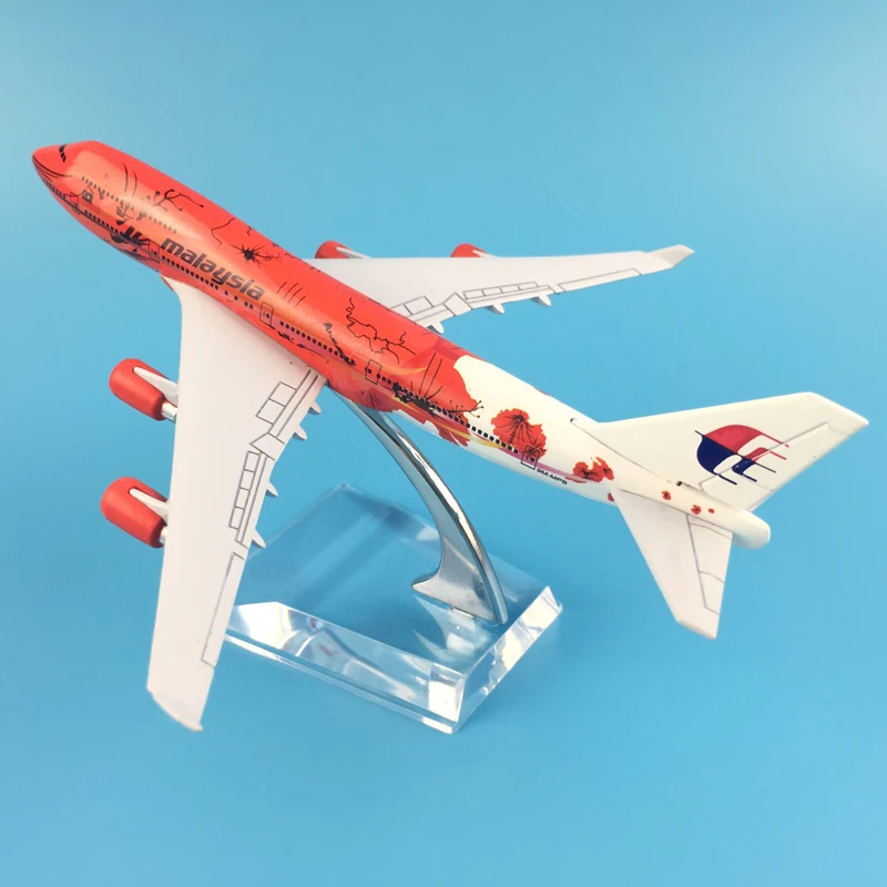 16 см металлическая модель самолета воздушная Малайзия красный цветок B747 400