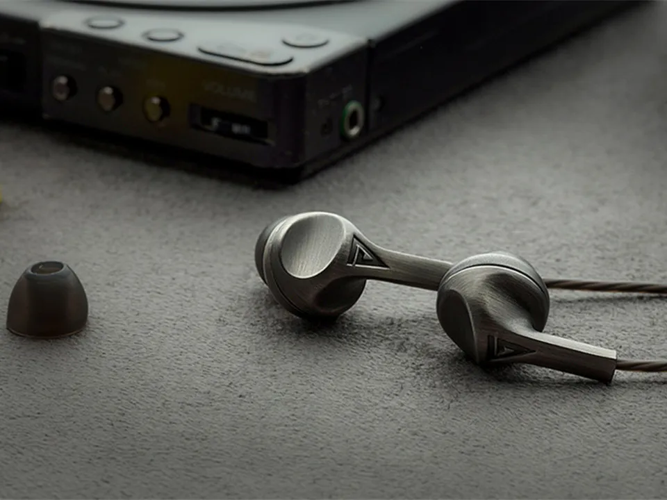 AUGLAMOUR F200 Динамический драйвер HiFi металлические наушники-вкладыши с микрофоном и