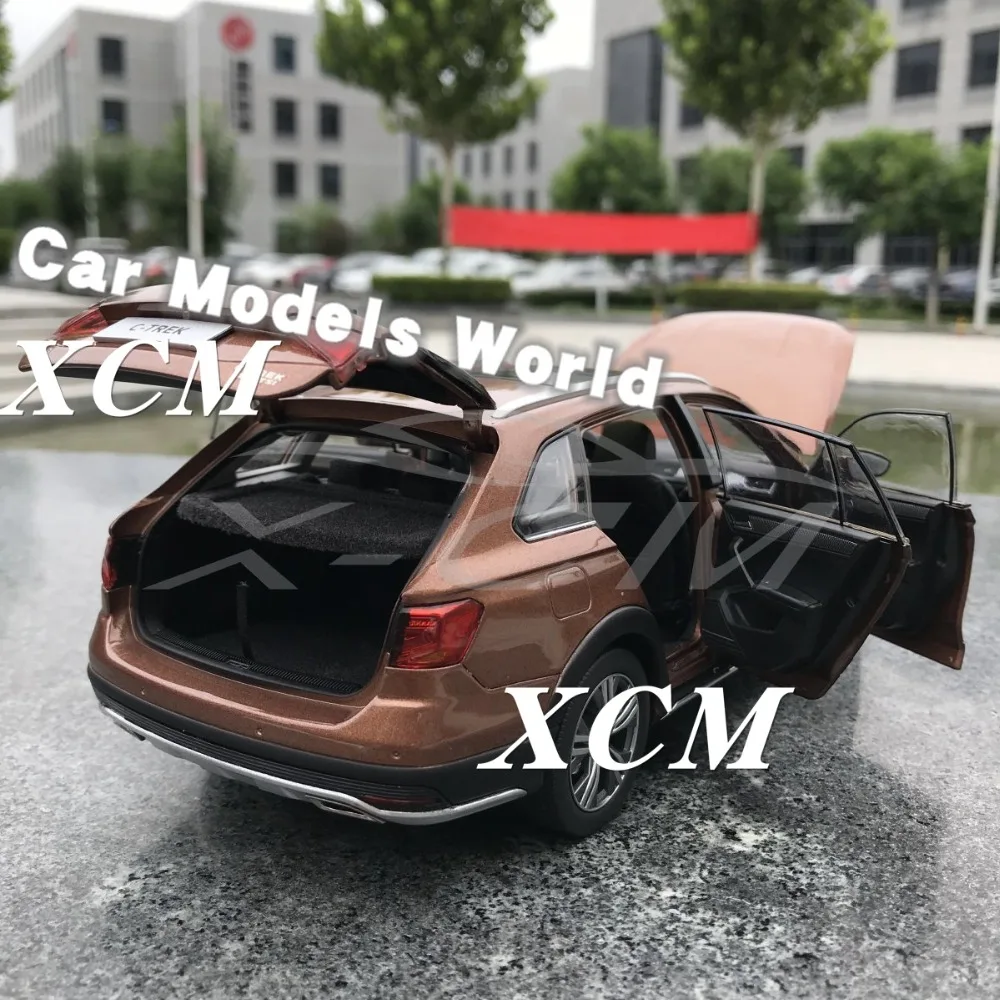 Литая под давлением модель автомобиля для C-TREK C-Trek (коричневый/золотой) 1:18 +