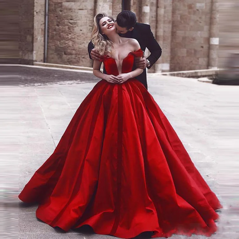 

2018 Arabic Long Ball Gown Evening Gowns Off Shoulders Prom Gowns Elastic Satin Red Floor Length Formal Bridal Wear Party Dress